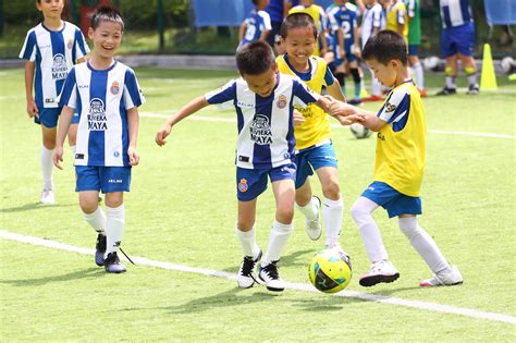 小孩子学足球的好处